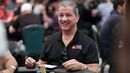 Bruce Buffer em prova durante o PokerStars Championship