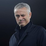 Mourinho assina novo contrato mas Manchester United ainda dá cartas 