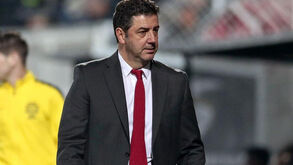 O que se passou quando o Benfica demitiu o treinador