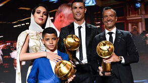 Cristiano Ronaldo assinala novas conquistas com foto especial