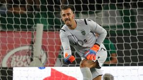 Viviano emprestado até final da temporada