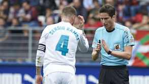 Real Madrid acusa árbitro de VAR de ter festejado golo do Eibar