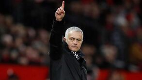 Mourinho livre para assinar por qualquer clube
