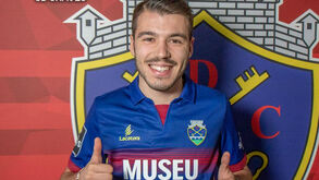Filho de Sérgio Conceição assina pelo Chaves