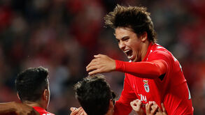 João Félix explode com os melhores