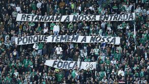 Os recados nas bancadas de Alvalade: do atraso nas entradas ao horário do clássico 