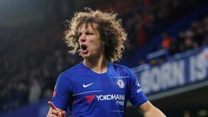 Três equipas de craques que podem assinar a custo zero