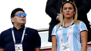 Jovem namorada de Maradona confirma separação