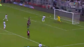 Ronaldo desbloqueou o marcador na Supertaça de Itália com este cabeceamento