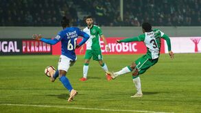 A crónica do Feirense-Sporting (0-2): porrada na bola