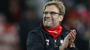 Klopp deu a melhor prenda de sempre a adepto do Liverpool que fez 104 anos