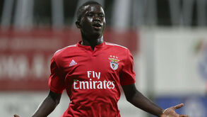 Benfica derrota Belenenses nos descontos