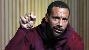Rio Ferdinand: «Bebia oito, nove ou 10 canecas... e logo passava para a vodka»