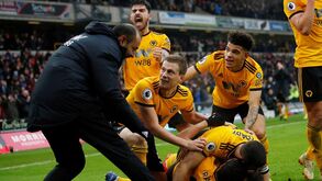 Nuno Espírito Santo castigado em 9 mil euros por invadir o campo a festejar golo