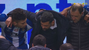 Sérgio Conceição em lágrimas por Sala durante a roda final do FC Porto