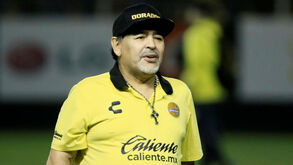 Maradona pede milagre: «Que tenha havido um engano no aeroporto e Sala apareça vivo»