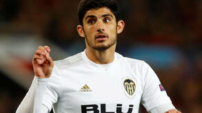 Guedes volta aos treinos do Valencia