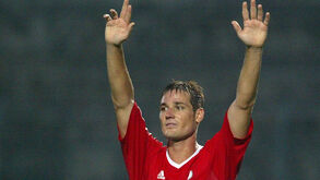 O sorriso perpétuo de Fehér: jogador morreu há 15 anos e as homenagens multiplicam-se