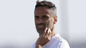 Jonas não treinou... mas não esteve sozinho