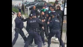 Claque do Ermesinde fez uma espera à equipa do São Pedro da Cova e houve carga policial