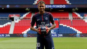 Ainda se lembra das transferências mais caras de sempre? 