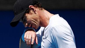 Andy Murray submeteu-se a nova operação à anca