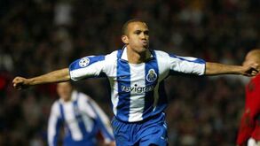 Mourinho: «Costinha gosta de me enviar a fotografia dele a festejar em Old Trafford»