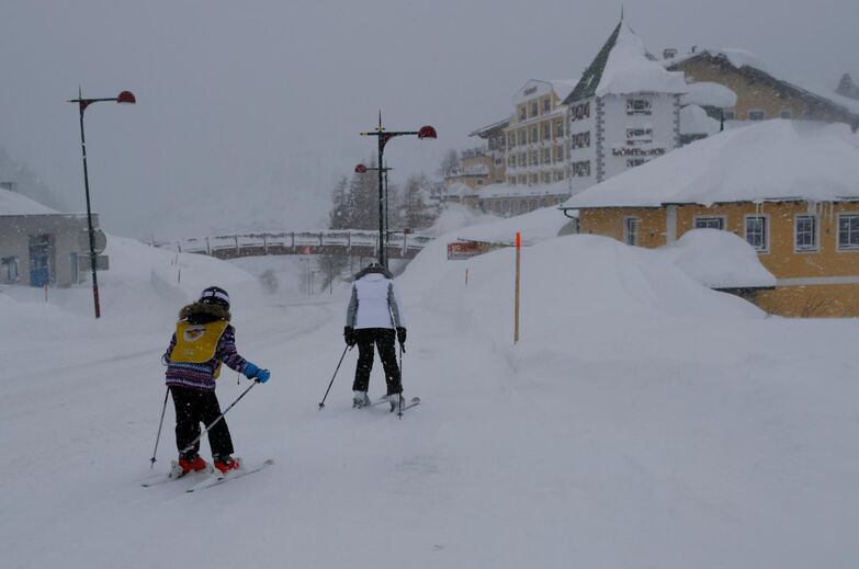 Três homens morrem 'engolidos' por avalanche na Áustria.