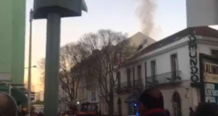 Incêndio deflagra em restaurante de Benfica