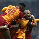 Galatasaray vence Kasimpasa por 4-1 antes de visitar o Benfica