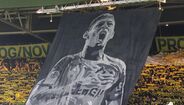 Jogo do Nantes parado aos nove minutos para homenagem arrepiante a Emiliano Sala 