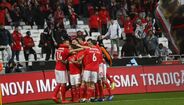 Jogadores do Benfica celebram golo marcado ao Nacional