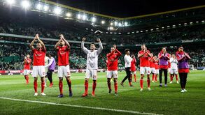 O travão de Félix aos festejos, os lenços brancos e CR7 atento a tudo: as imagens do Sporting-Benfica