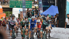 Sam Bennett triunfa na consagração de Winner Anacona em San Juan