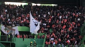 A foto que Bruno Lage tirou aos adeptos do Benfica antes do dérbi e que depois publicou no Facebook