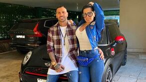 Quaresma partilhou fotografia com a mulher e adeptos do Besiktas não se pouparam nos comentários