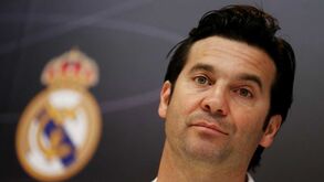 Solari desvaloriza questão Messi e foge a Isco: «O foco está no jogo, todos juntos» 