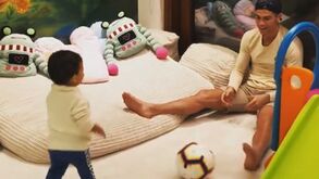 Georgina dá os parabéns a Ronaldo com vídeo do craque a jogar com Mateo