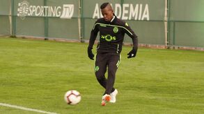 Borja e Doumbia à espreita
