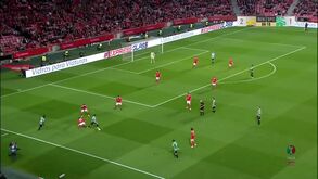 Bas Dost celebrou empate aos 90', mas golo não contou