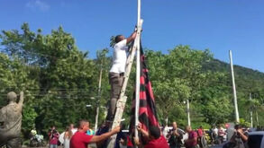 Flamengo coloca bandeira a meia haste pela tragédia no centro de treino