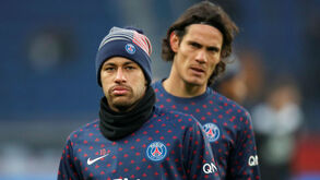 Sinal de alarme no PSG com lesões de Neymar e Cavani: Tuchel estuda onze para o jogo com o United