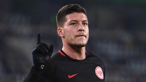 Jogador emprestado pelo Benfica perto de rumar ao Barcelona