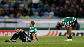 Balde de água fria em Alvalade:  dos lenços brancos na bancada ao desalento no relvado