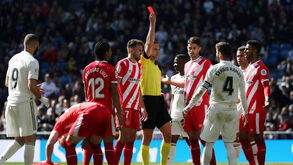 Recorde para Sergio Ramos: as imagens da 20.ª expulsão no campeonato espanhol