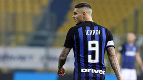 Icardi esteve na bancada e foi alvo da fúria dos adeptos: «Os mercenários têm de ir embora»
