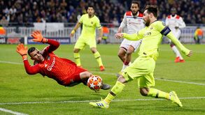 'Gigante' Anthony Lopes travou Messi e imprensa internacional está rendida