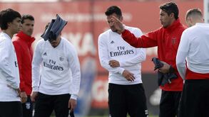 Bruno Lage com boas notícias e uma 'surpresa' no treino do Benfica