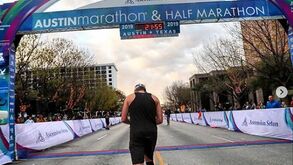 Lance Armstrong correu Maratona de Austin em 3:02 horas