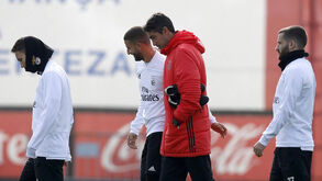 O motivo das recusas de Taarabt e um elevado custo